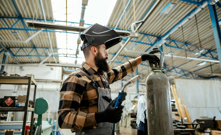 gasflaskor ska alltid hanteras med försiktighet och respekt